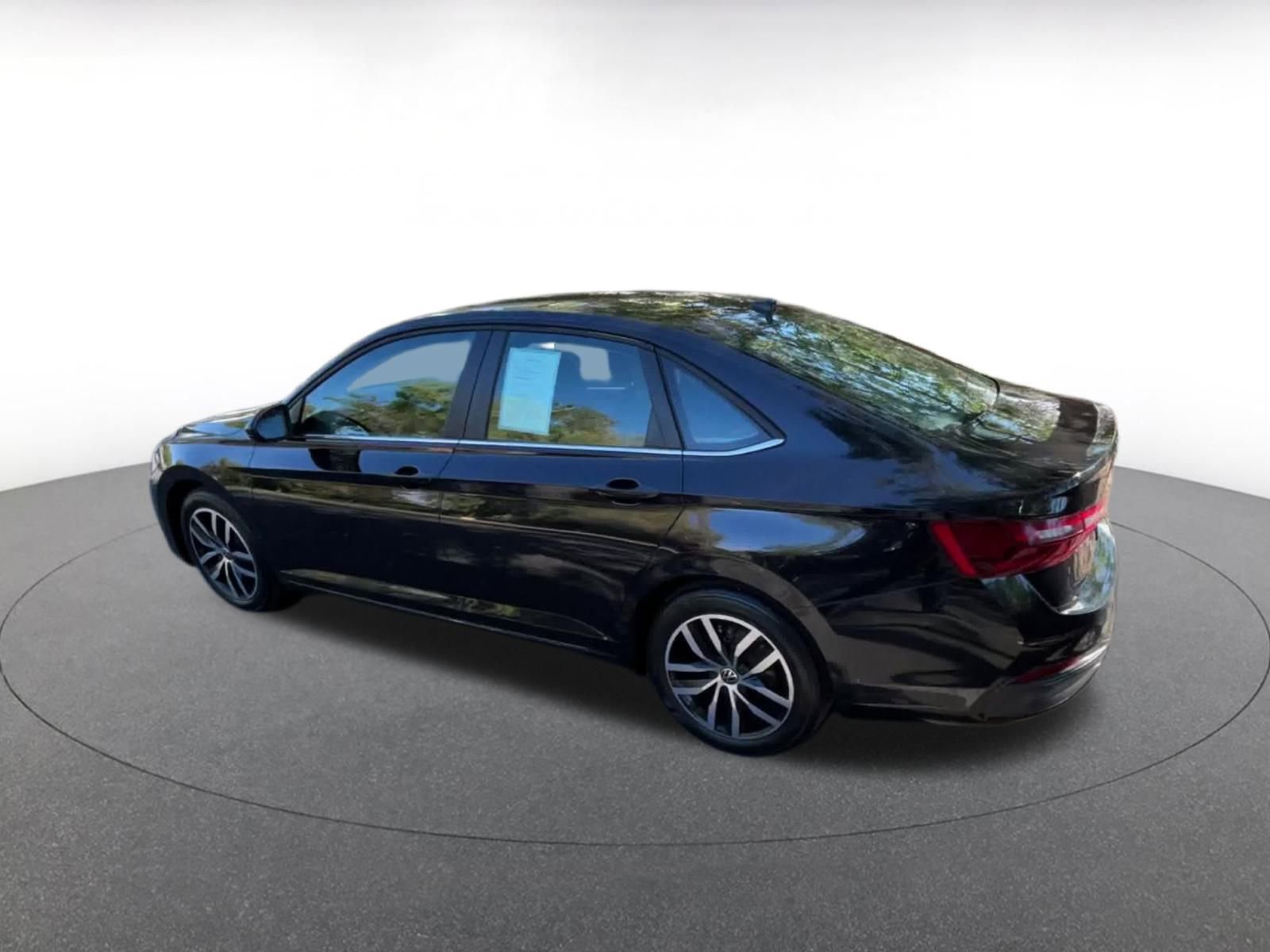 Thumbnail: 2025 Volkswagen Jetta - 10