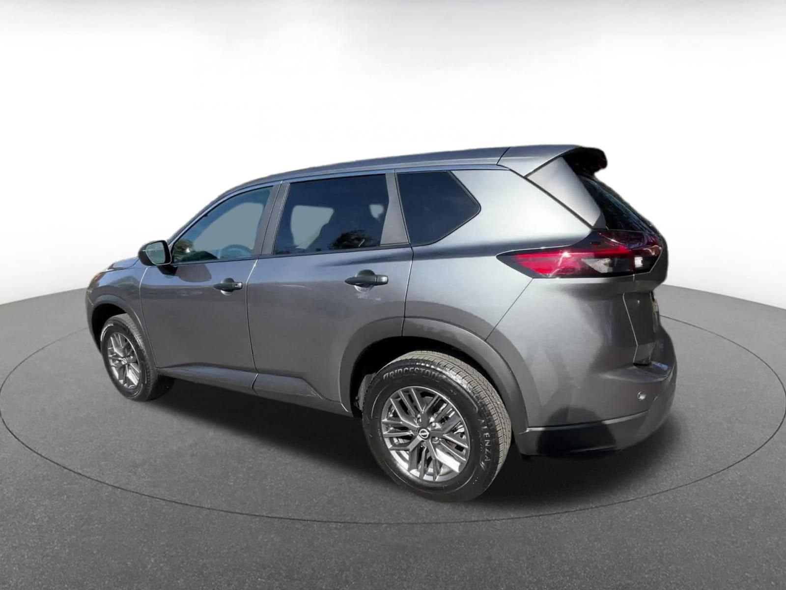 2024 Nissan Rogue S 8