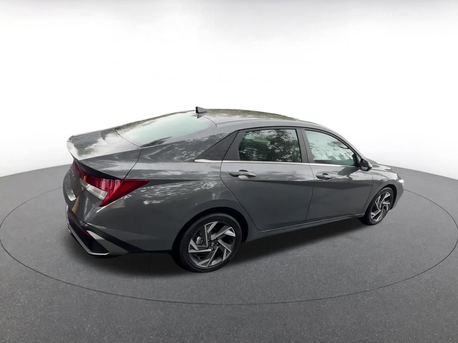 Thumbnail: 2025 Hyundai Elantra - 15