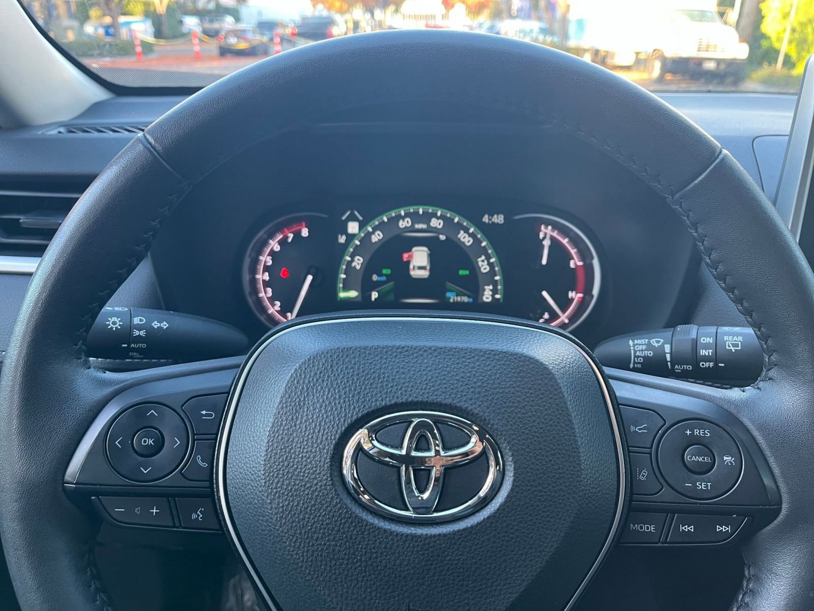 Thumbnail: 2025 Toyota RAV4 - 27