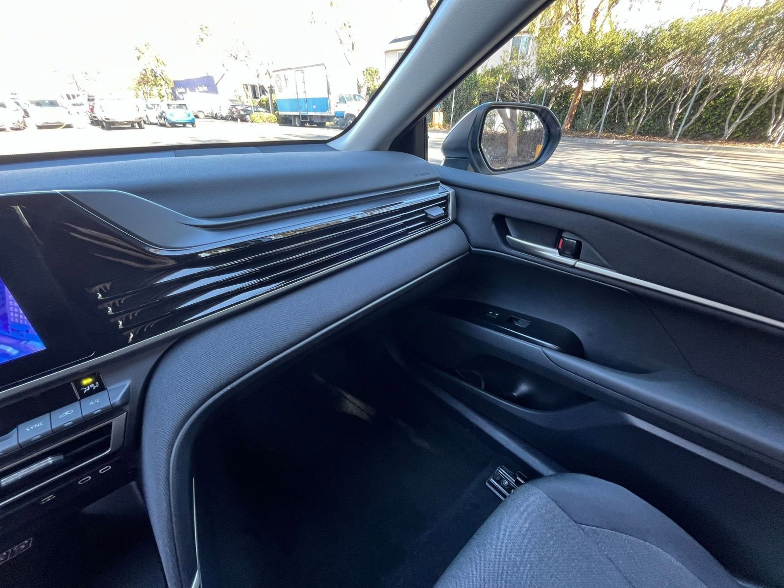 Thumbnail: 2025 Toyota Camry - 34