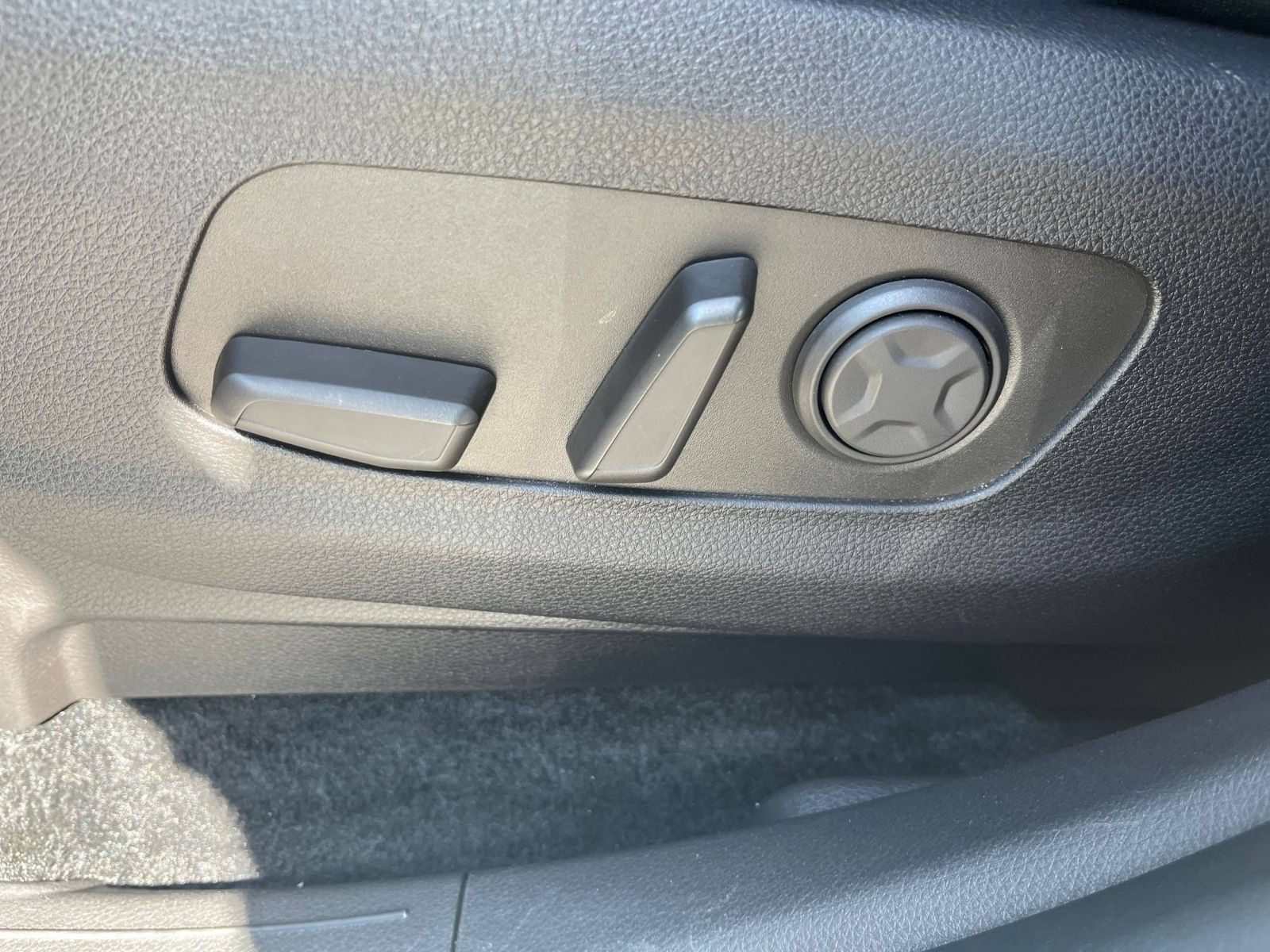 Thumbnail: 2026 Kia Carnival - 23