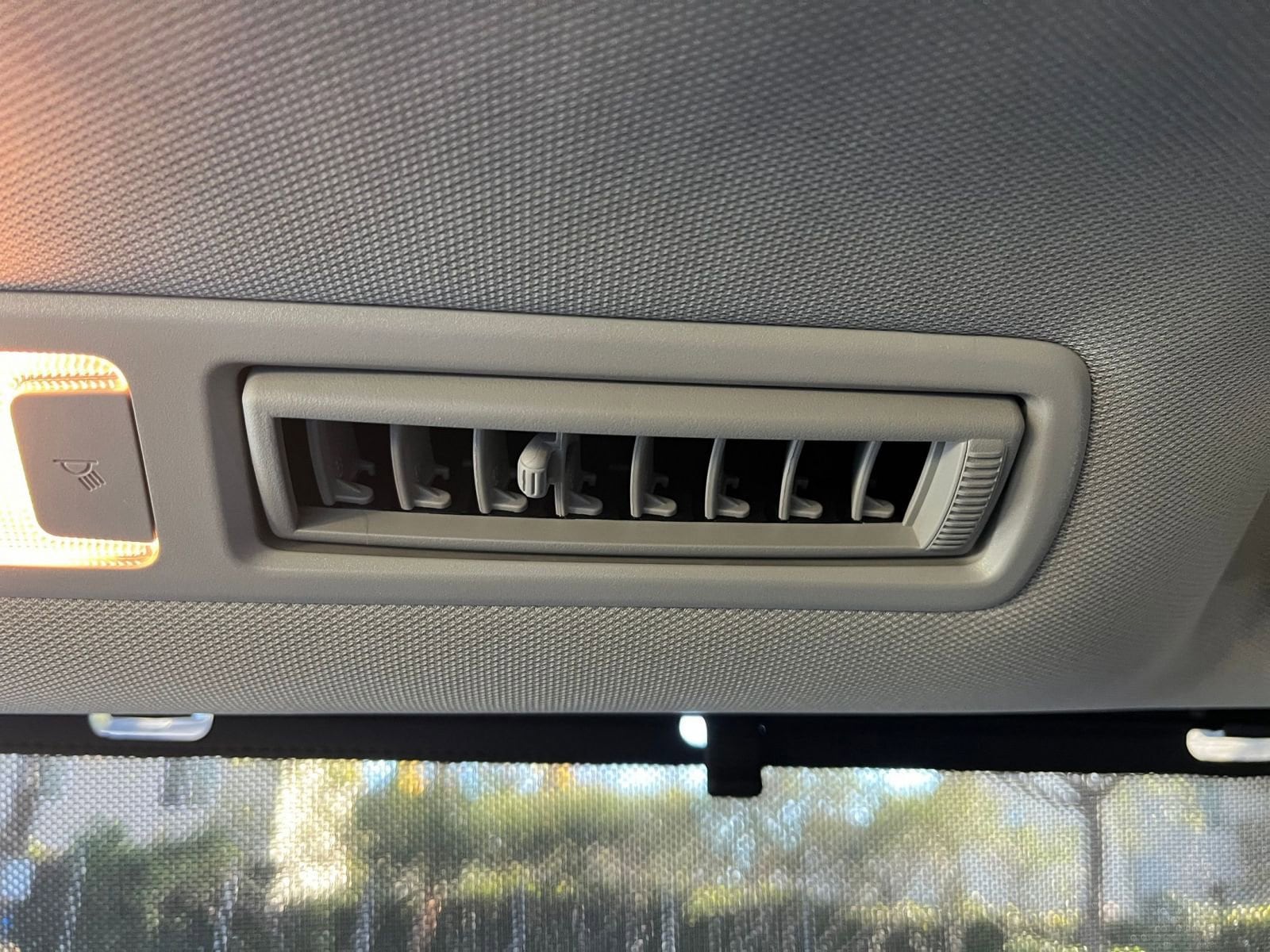 Thumbnail: 2025 Toyota Sienna - 25