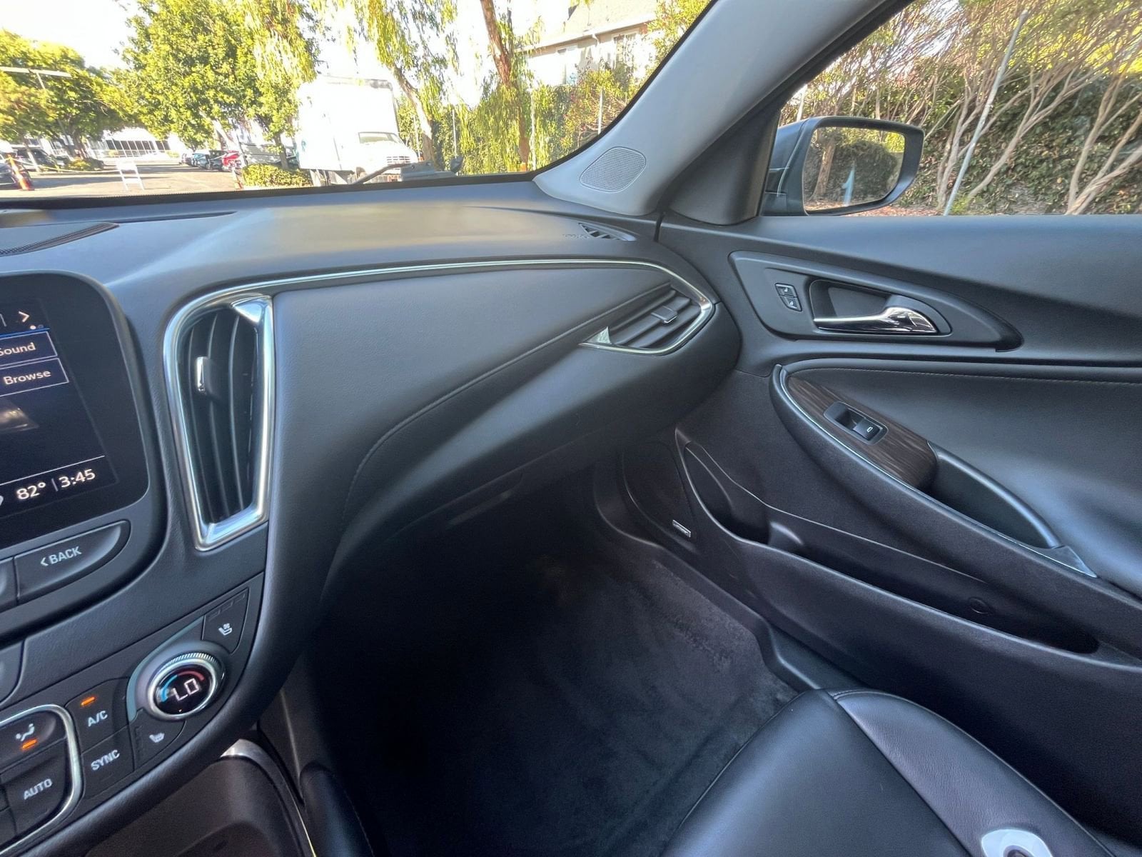 Thumbnail: 2024 Chevrolet Malibu - 35