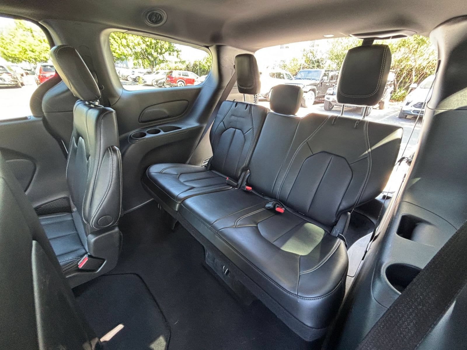 Thumbnail: 2025 Chrysler Pacifica - 30