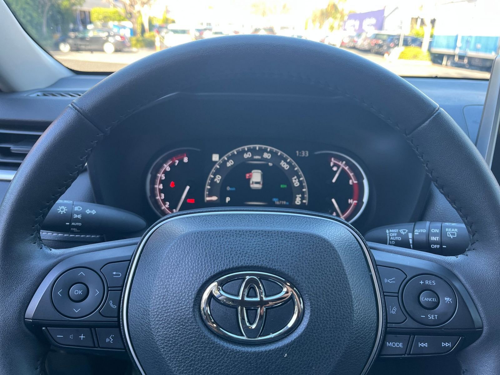 Thumbnail: 2025 Toyota RAV4 - 27