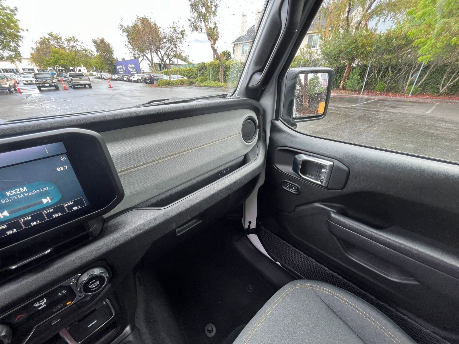Thumbnail: 2025 Jeep Wrangler - 34