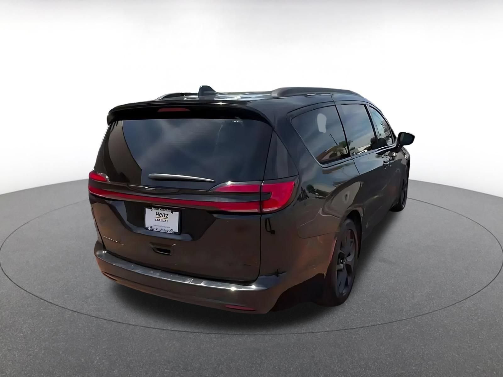 Thumbnail: 2025 Chrysler Pacifica - 12