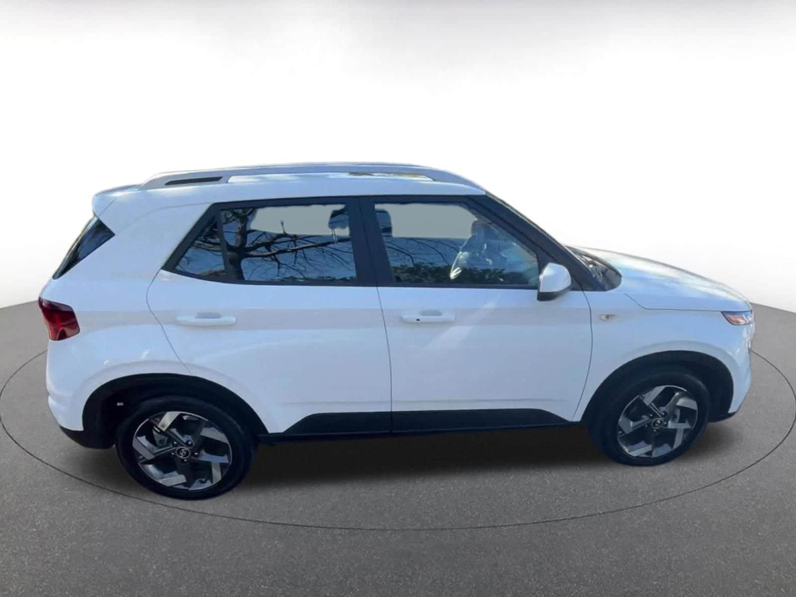 Thumbnail: 2025 Hyundai Venue - 16