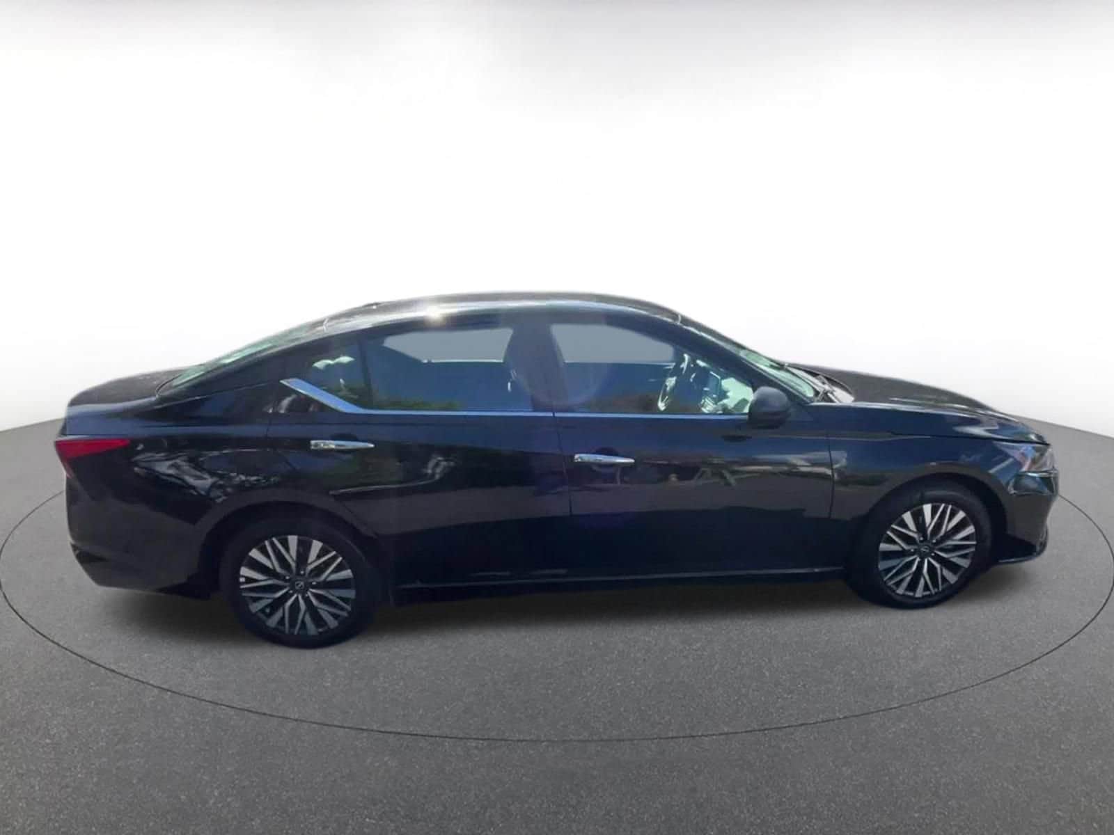 Thumbnail: 2025 Nissan Altima - 16