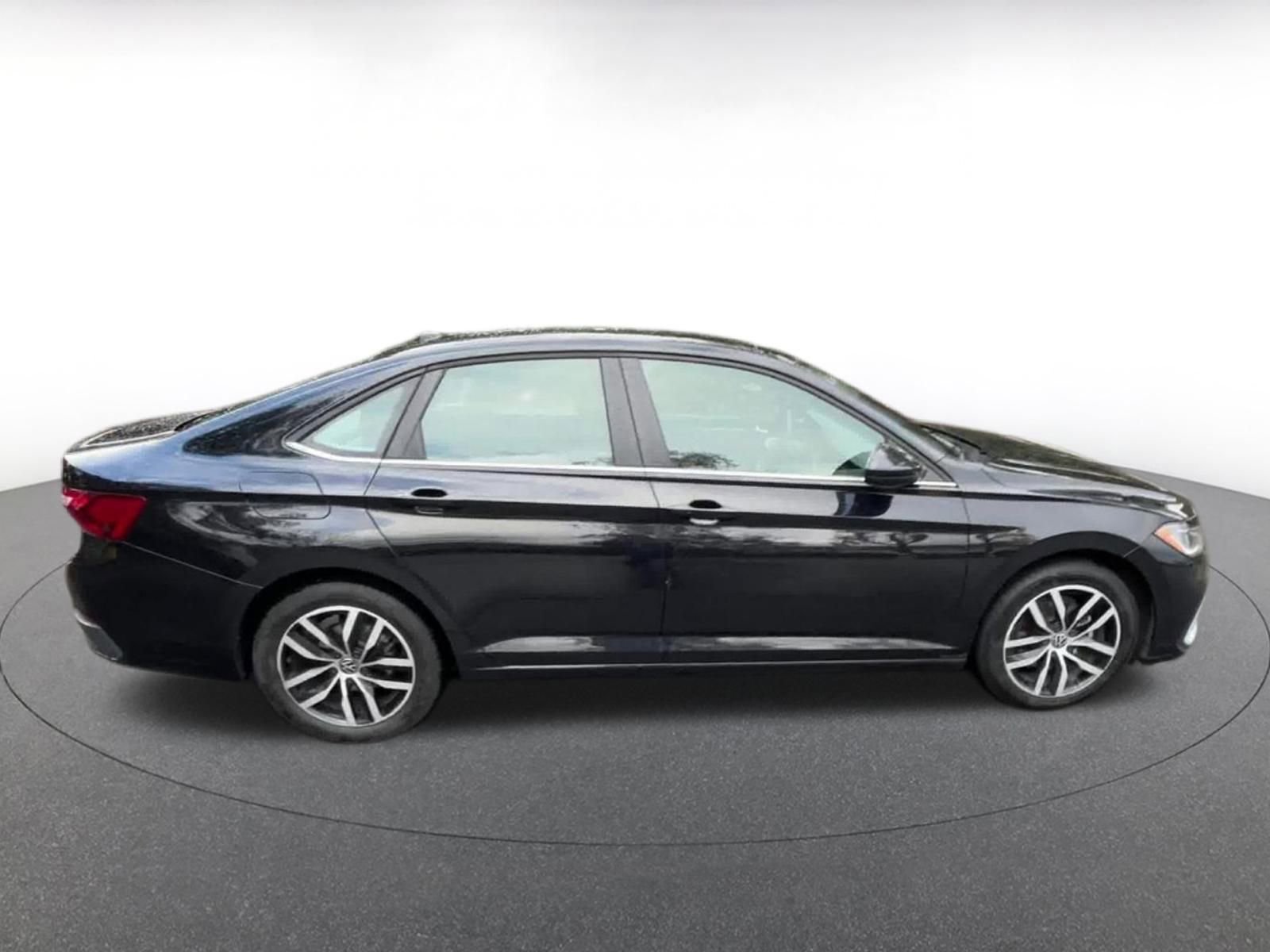 Thumbnail: 2025 Volkswagen Jetta - 16