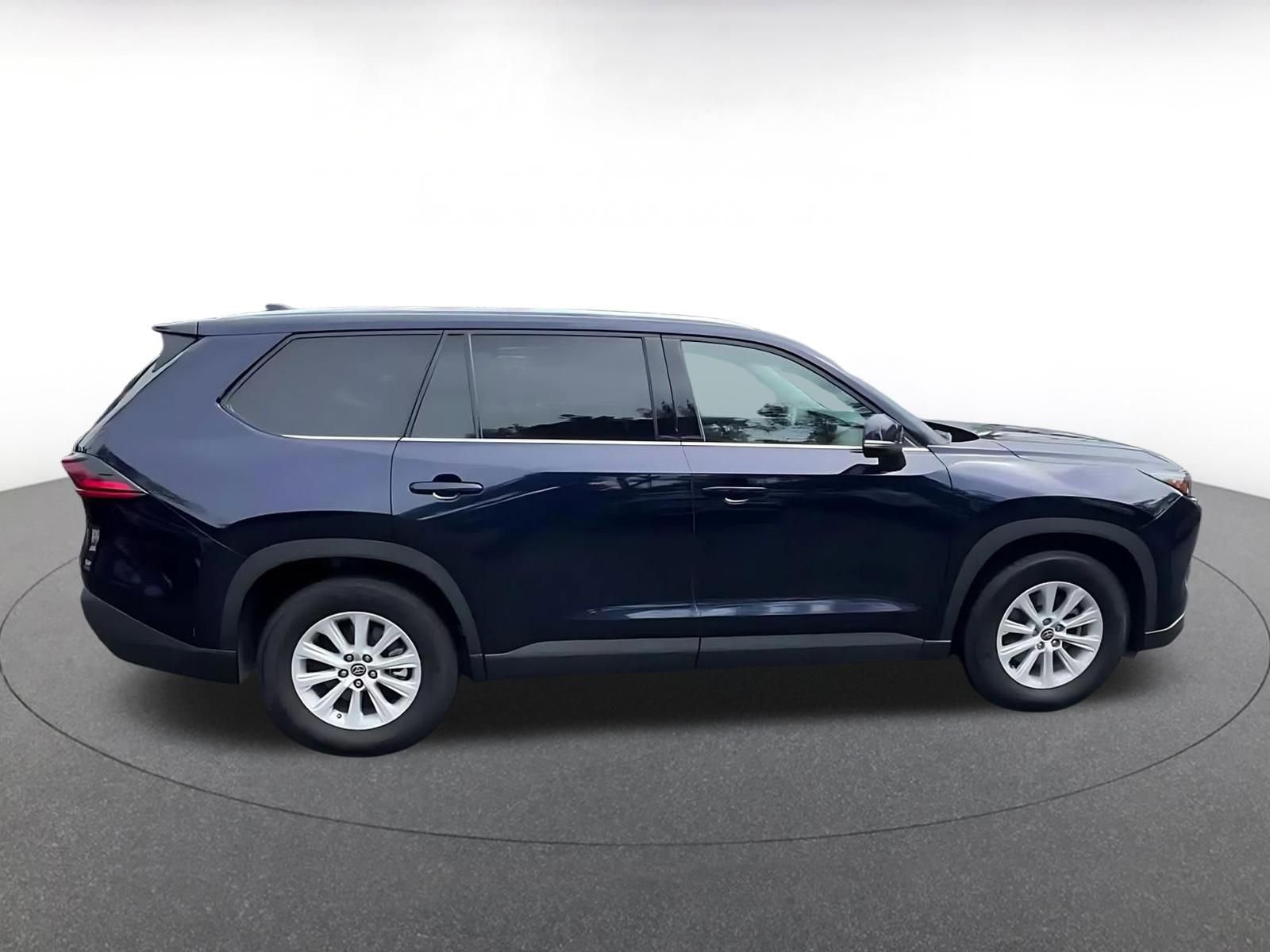 Thumbnail: 2025 Toyota Grand Highlander - 16
