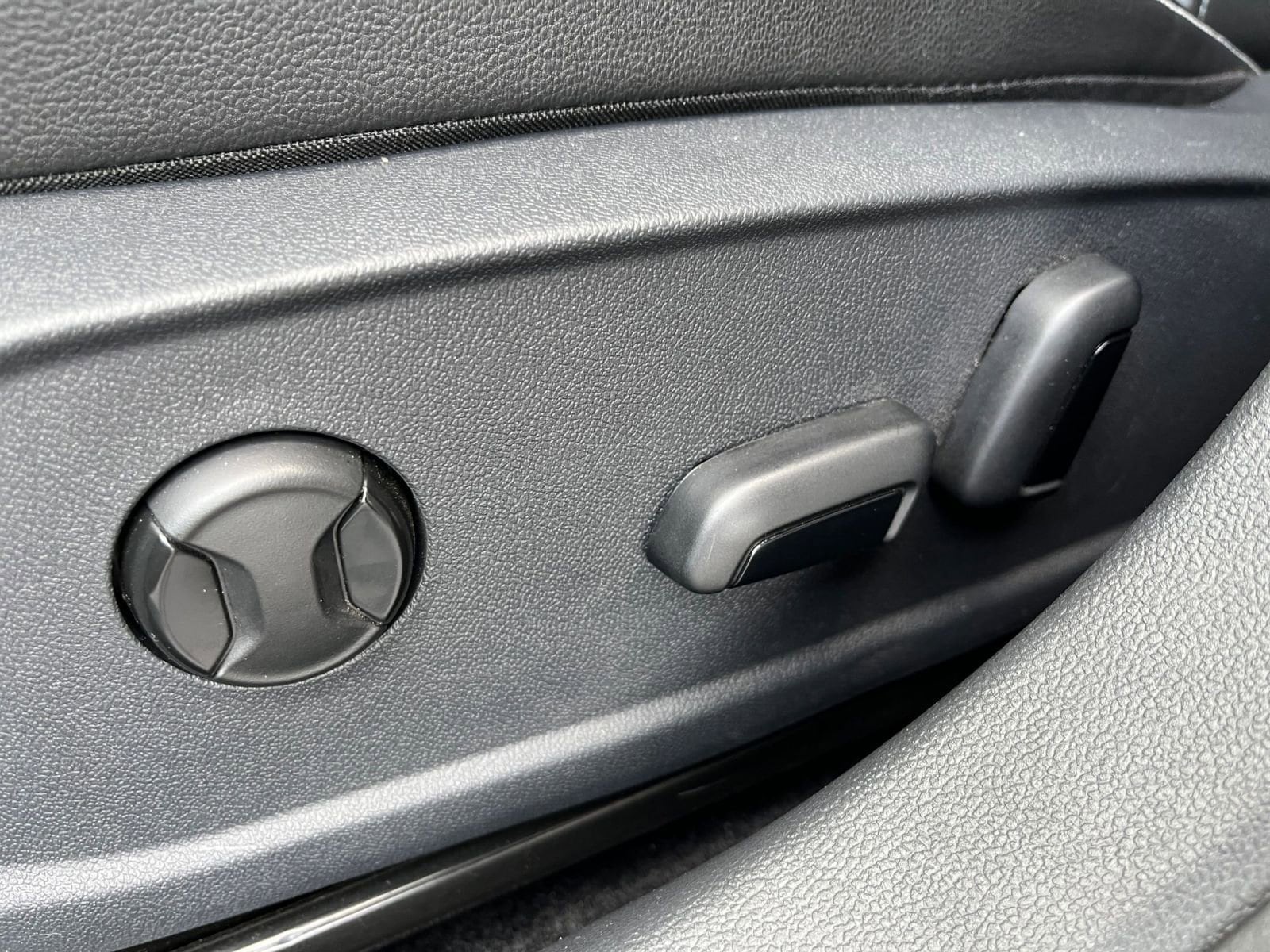 Thumbnail: 2025 Volkswagen Jetta - 23