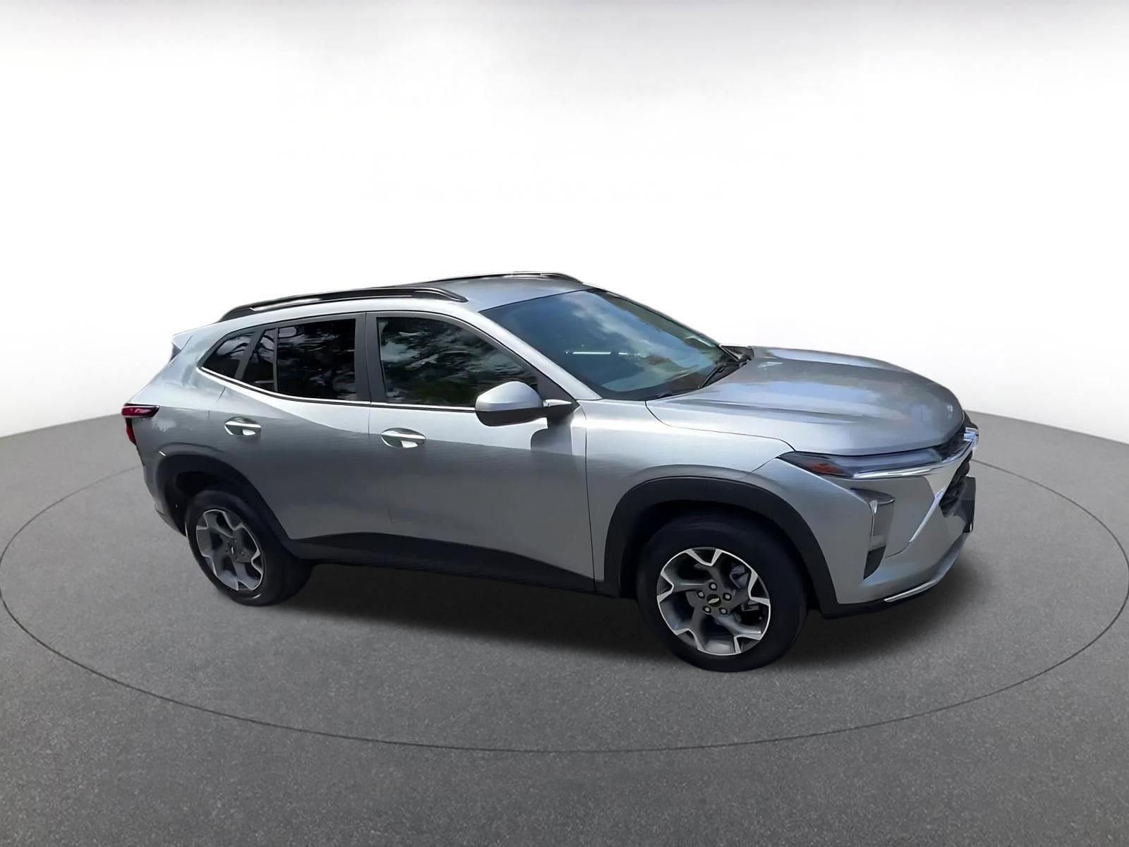 Thumbnail: 2025 Chevrolet Trax - 2