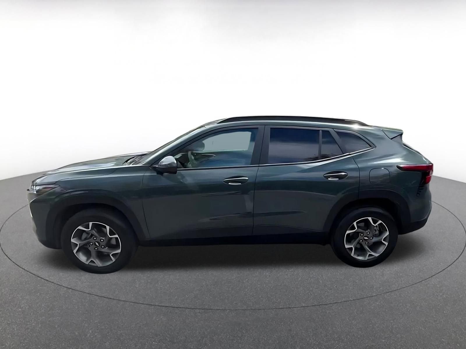 Thumbnail: 2025 Chevrolet Trax - 9