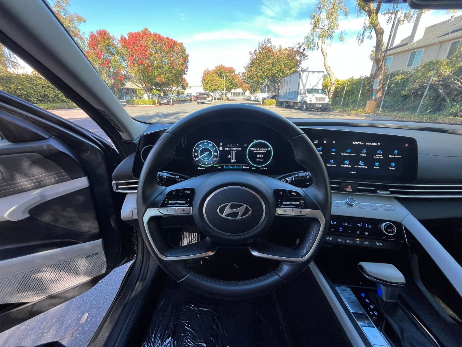 Thumbnail: 2025 Hyundai Elantra - 33