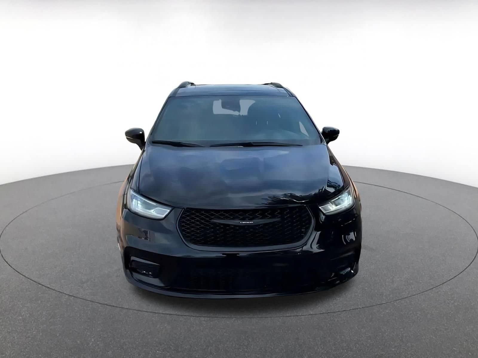 Thumbnail: 2025 Chrysler Pacifica - 4