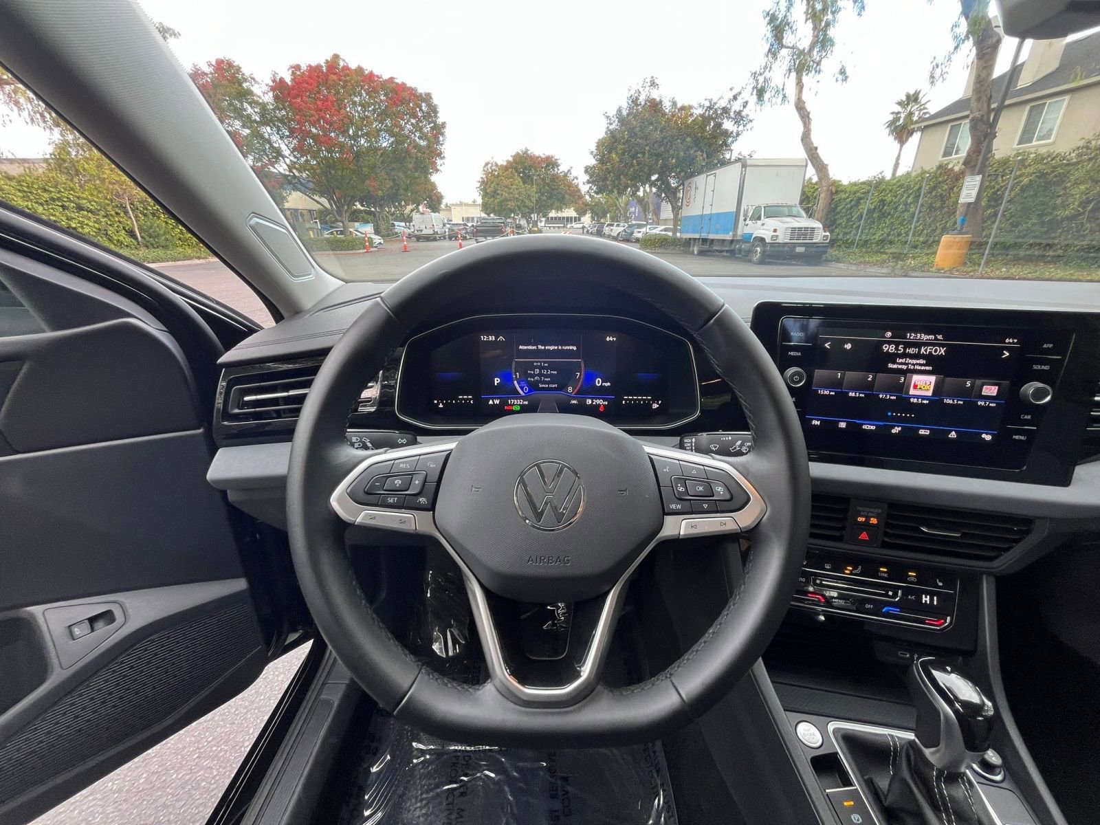 Thumbnail: 2025 Volkswagen Jetta - 32