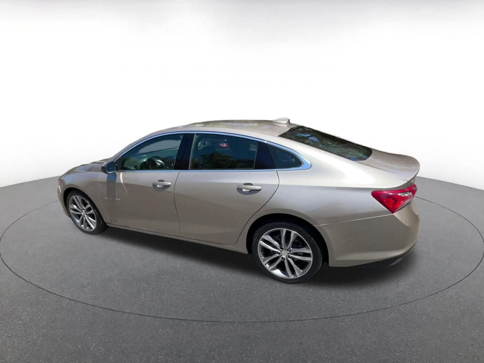 Thumbnail: 2024 Chevrolet Malibu - 10