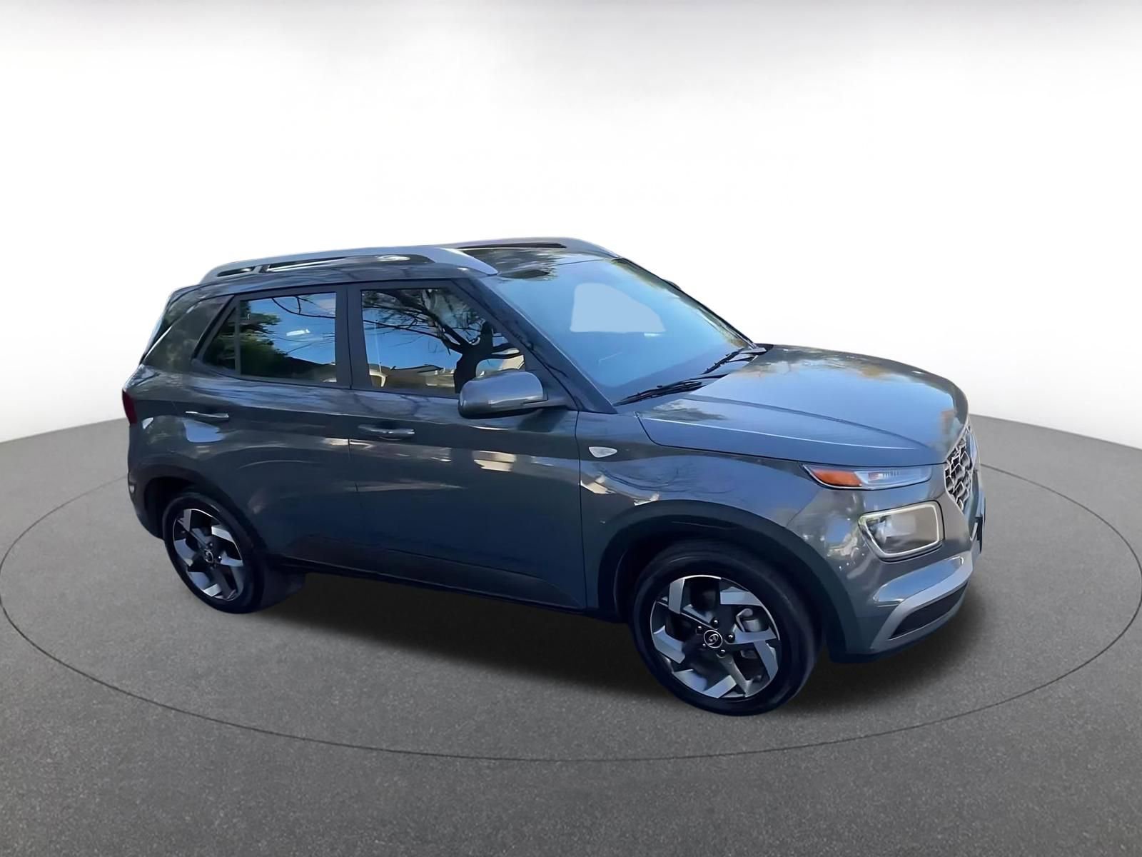 Thumbnail: 2025 Hyundai Venue - 2