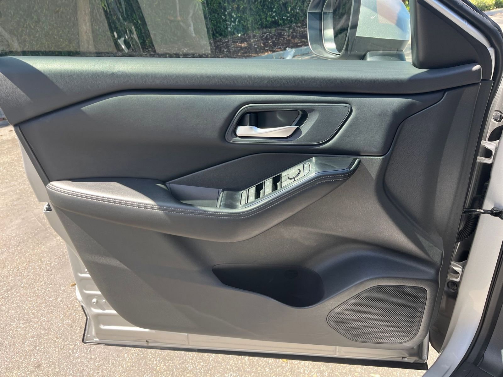 Thumbnail: 2025 Nissan Rogue - 18