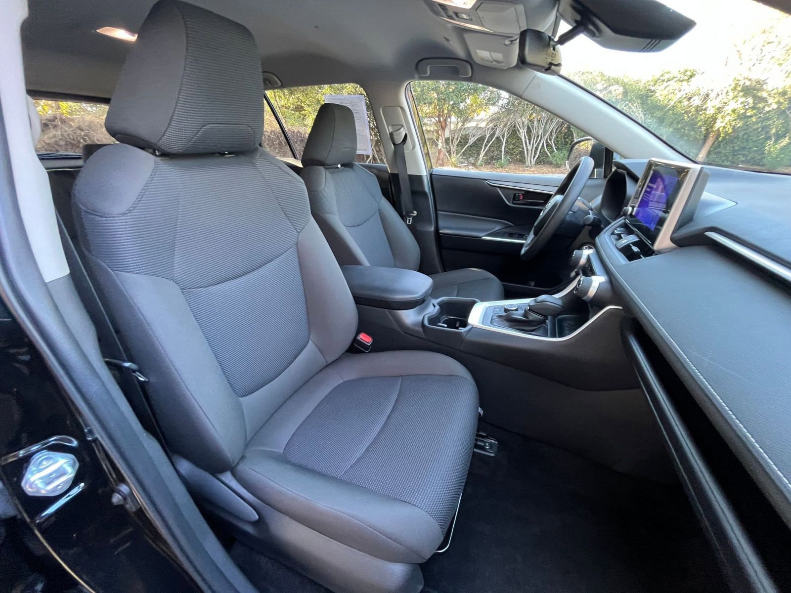 Thumbnail: 2025 Toyota RAV4 - 35