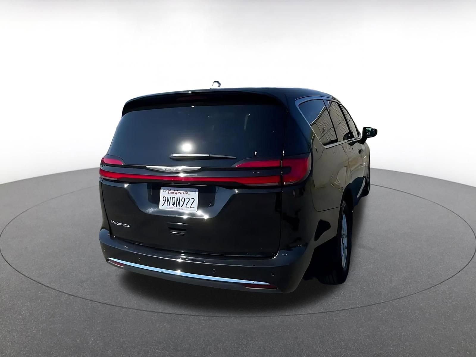 Thumbnail: 2025 Chrysler Pacifica - 15