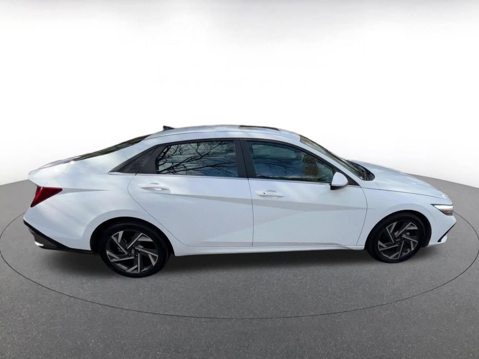 Thumbnail: 2025 Hyundai Elantra - 16