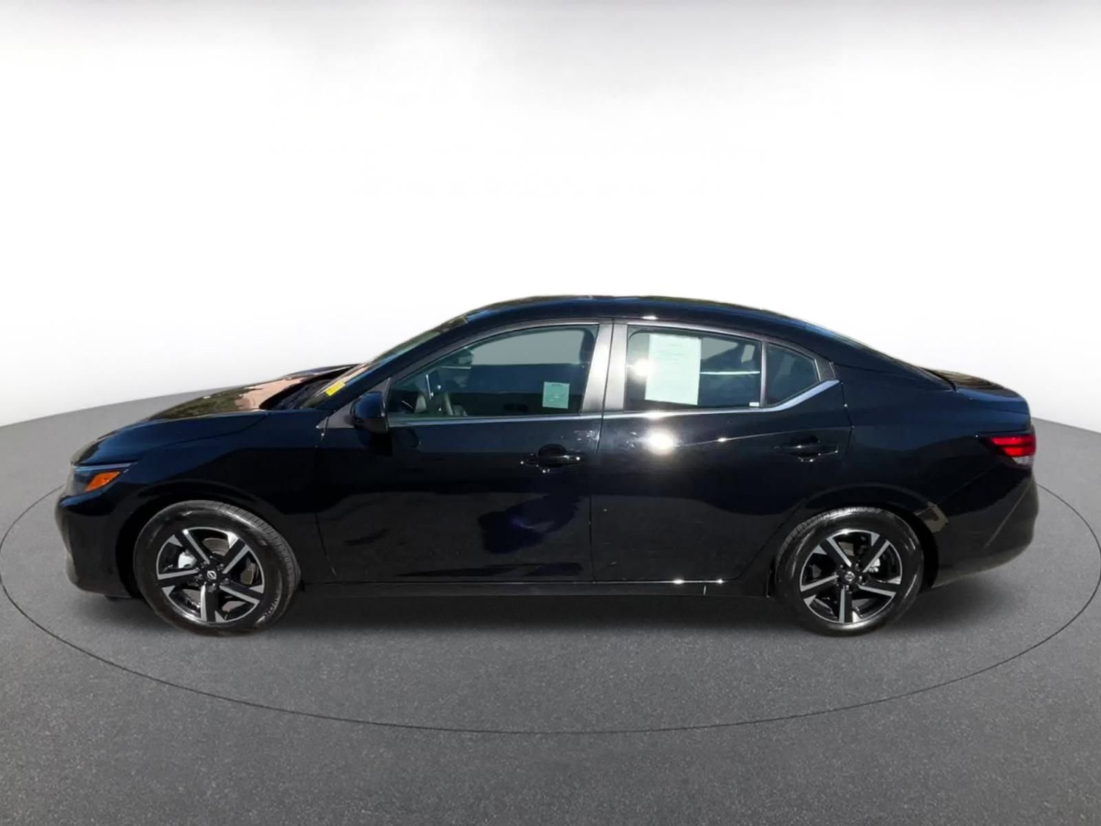 Thumbnail: 2024 Nissan Sentra - 9