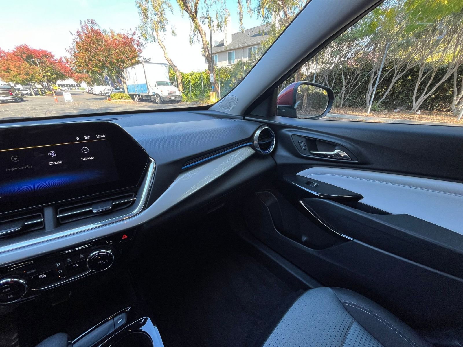 Thumbnail: 2025 Chevrolet Trax - 33