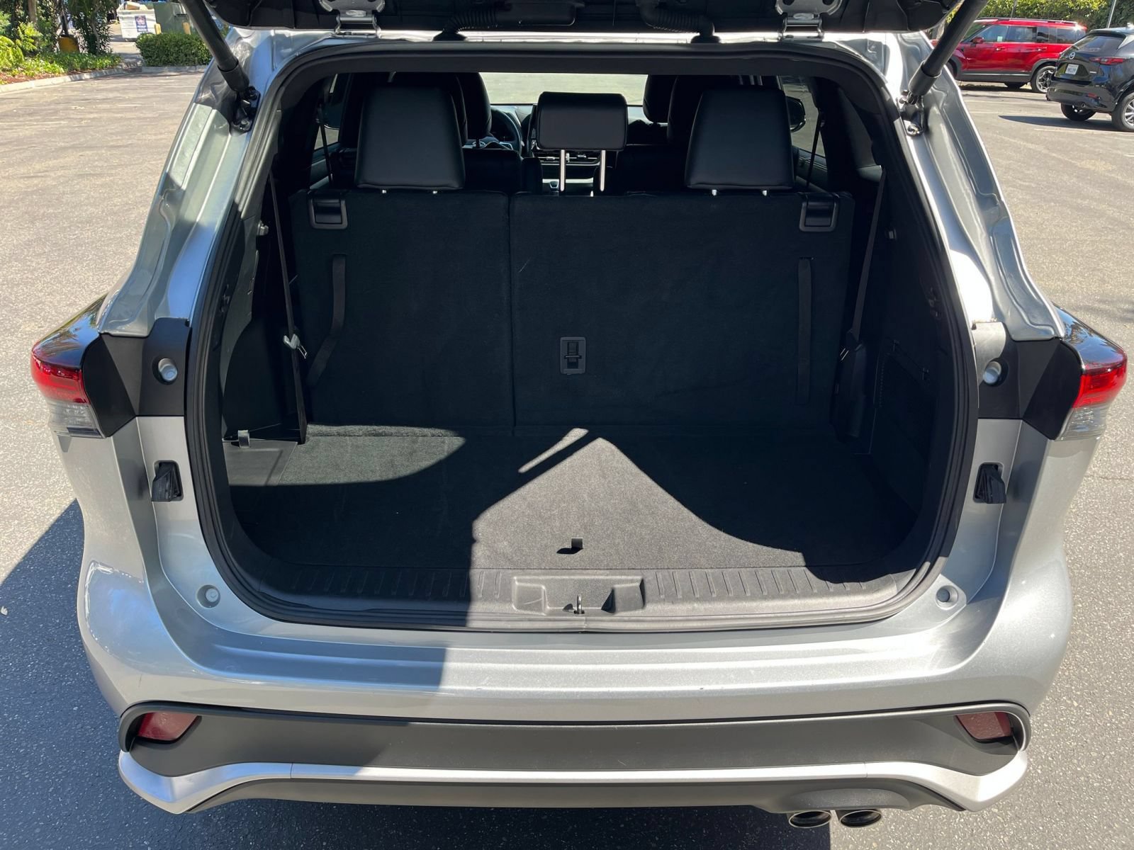 Thumbnail: 2025 Toyota Highlander - 34
