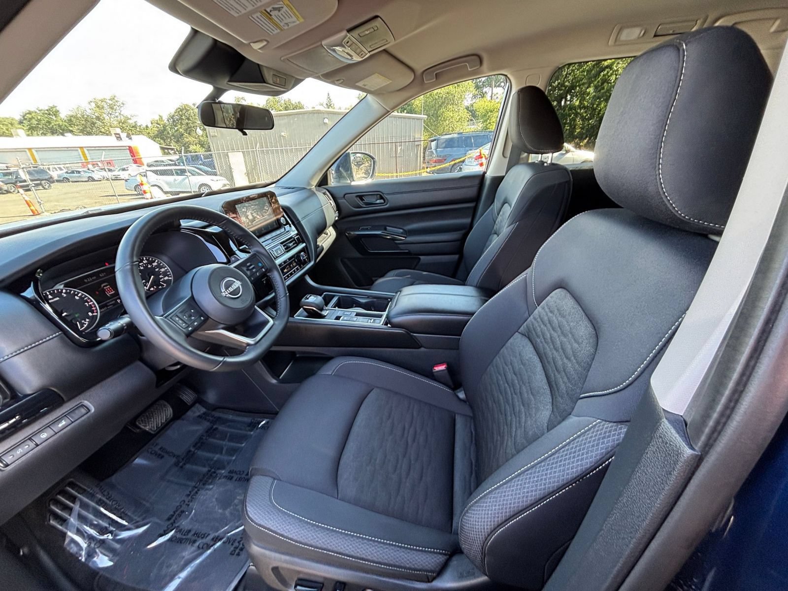 Thumbnail: 2025 Nissan Pathfinder - 24