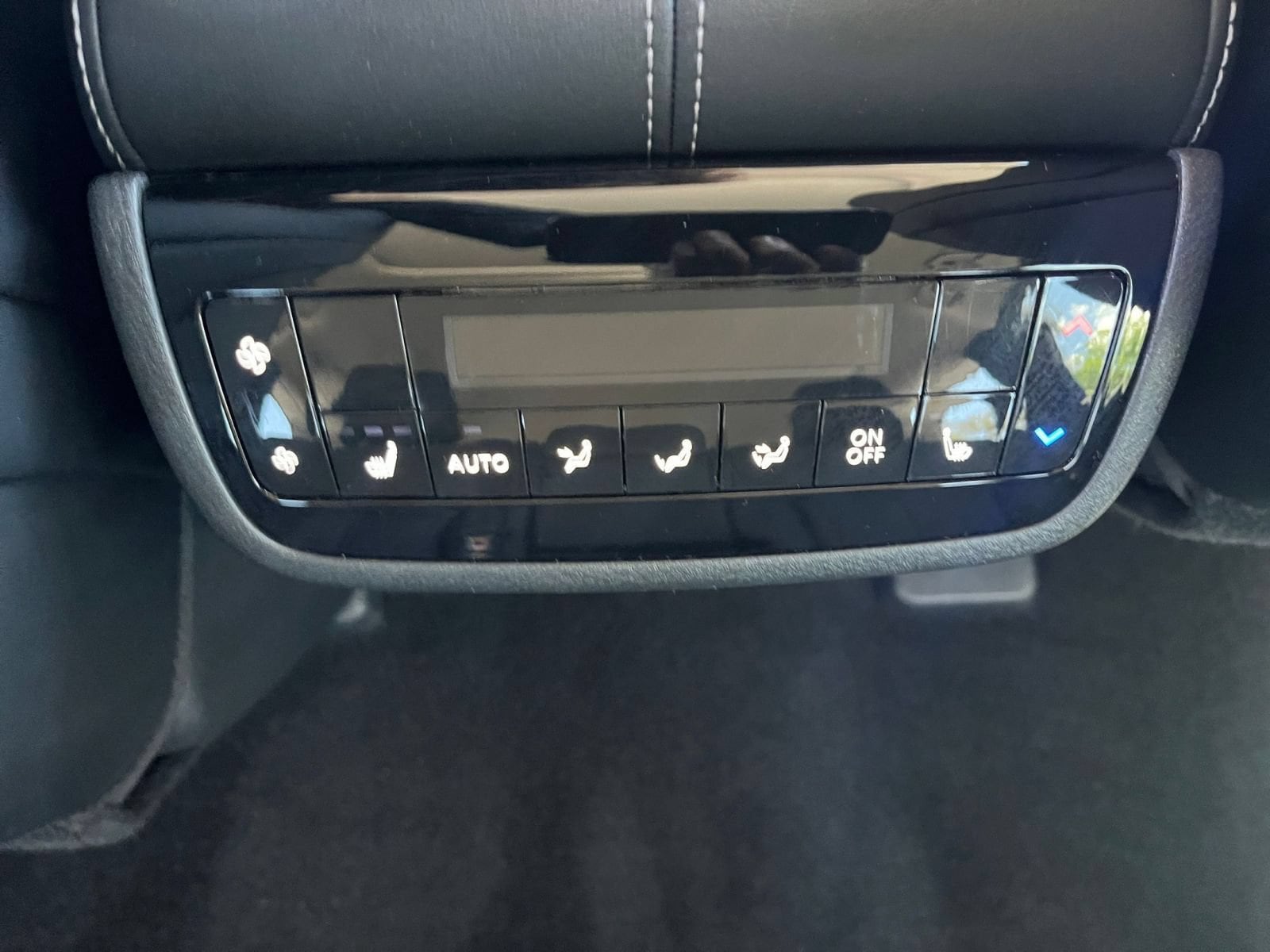 Thumbnail: 2026 INFINITI QX60 - 25