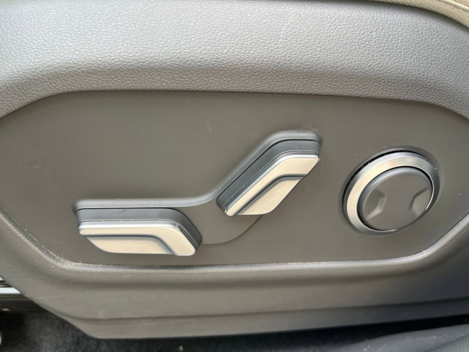 Thumbnail: 2025 Hyundai Santa Fe - 24