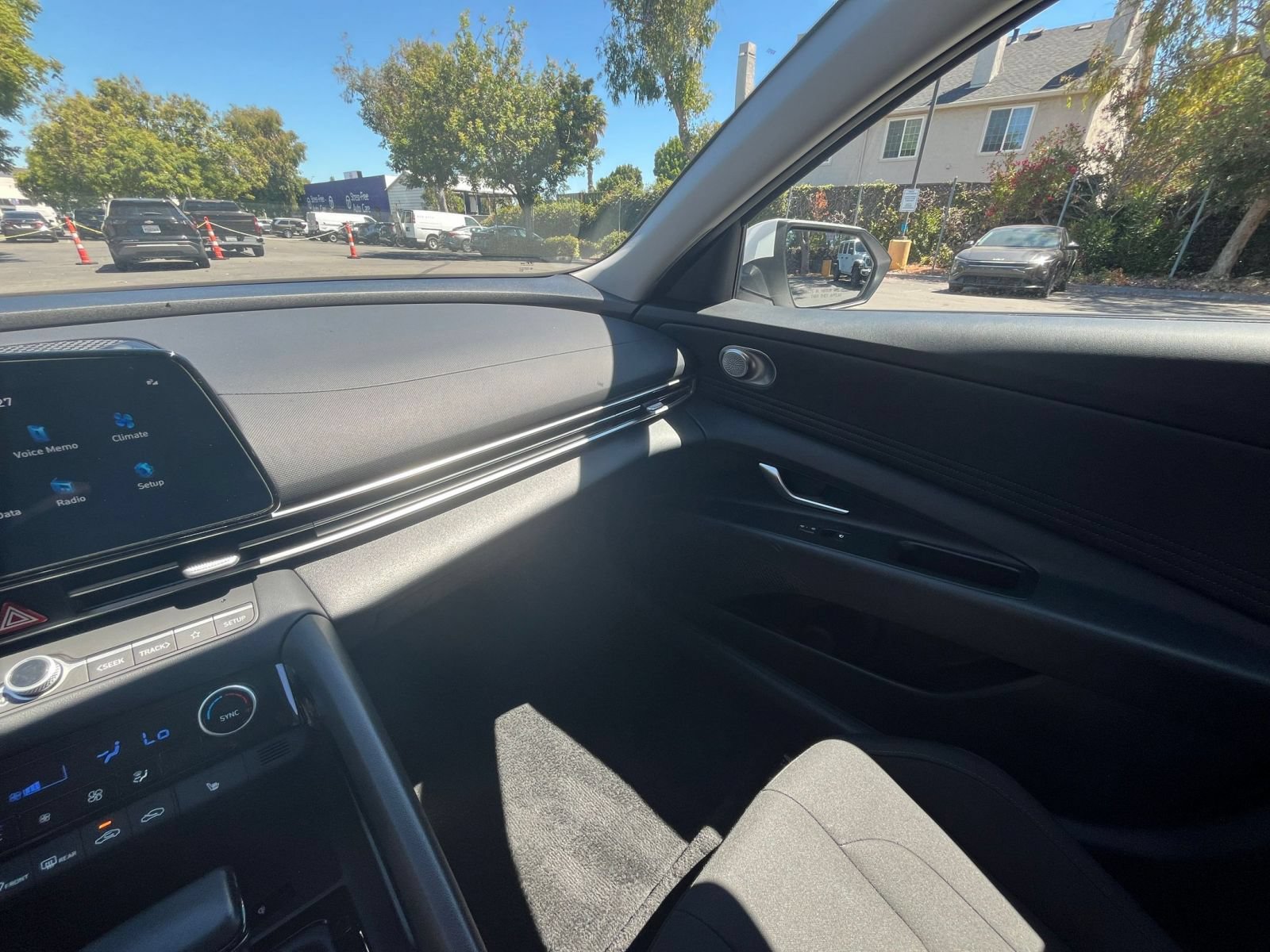 Thumbnail: 2025 Hyundai Elantra - 31