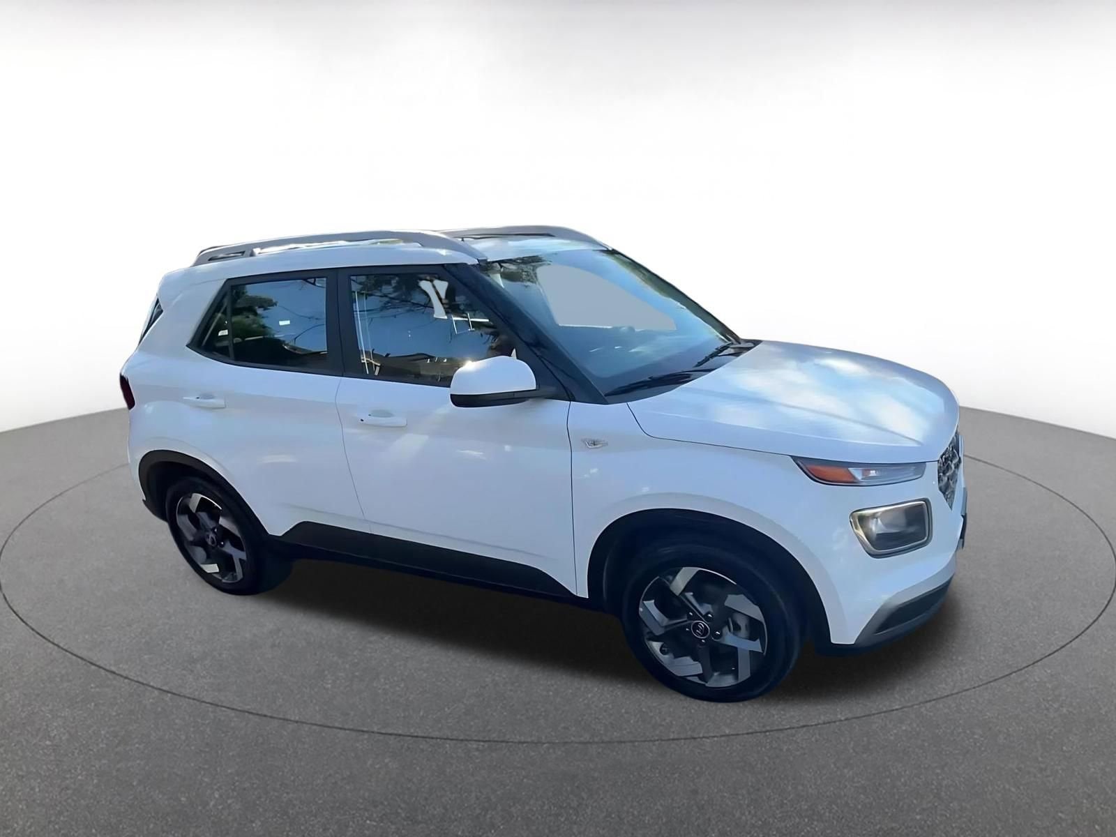 Thumbnail: 2025 Hyundai Venue - 2