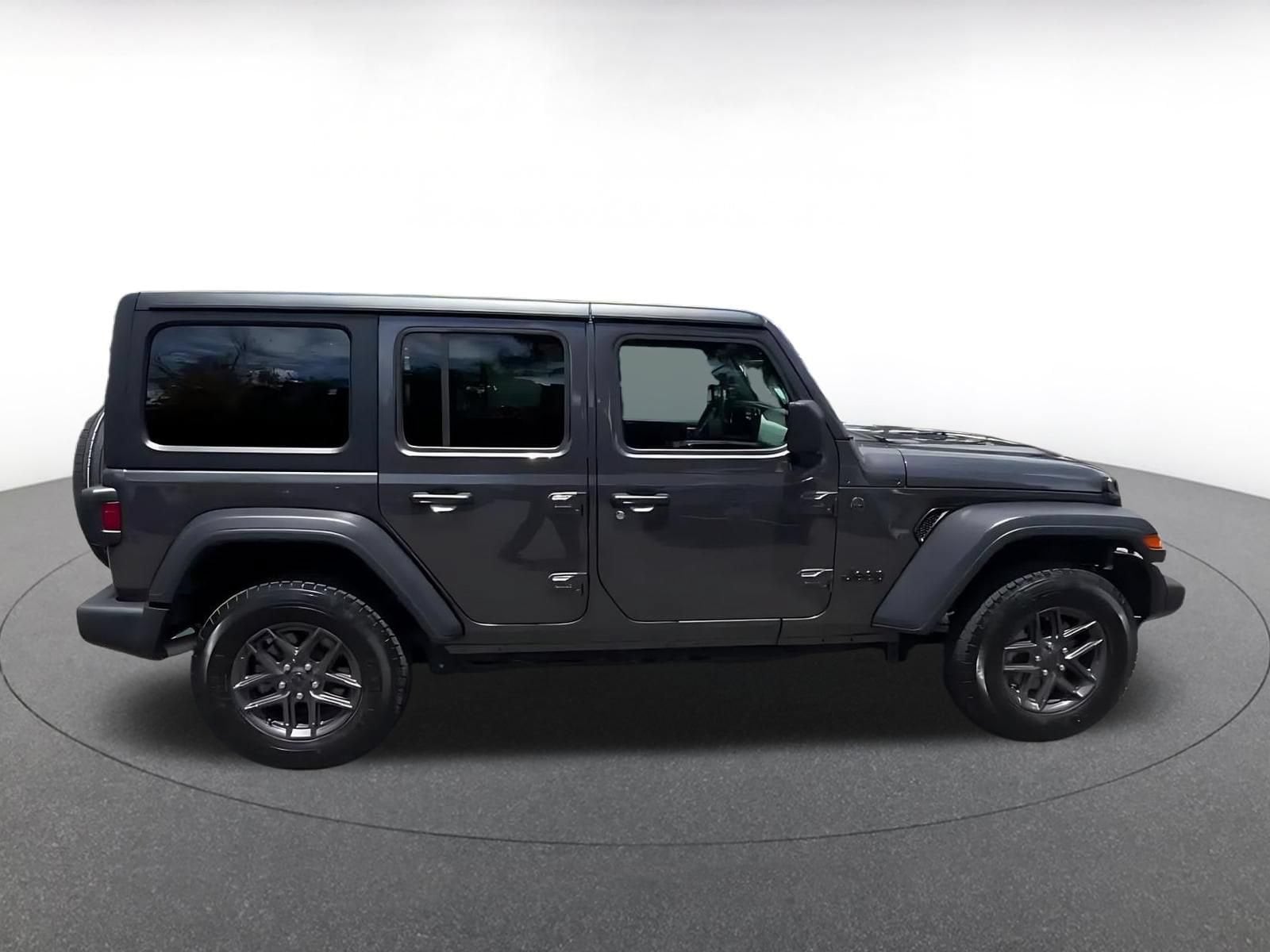 Thumbnail: 2025 Jeep Wrangler - 15