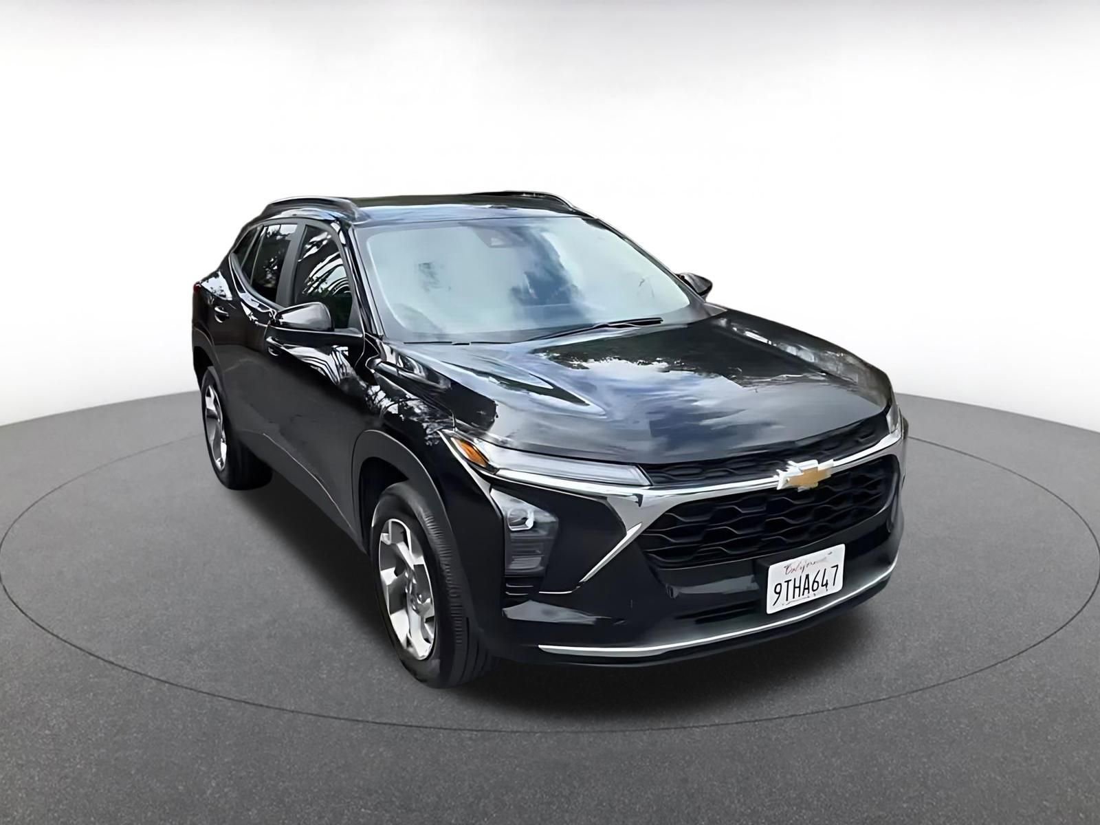 Thumbnail: 2025 Chevrolet Trax - 3