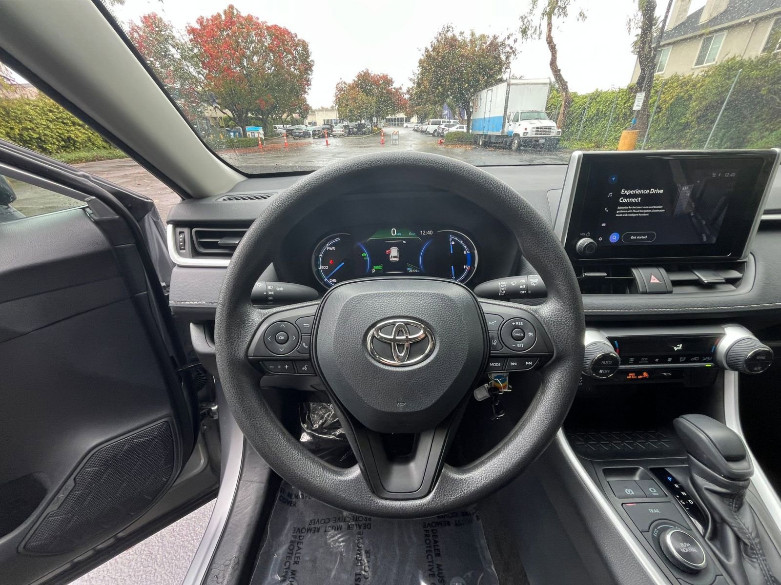 Thumbnail: 2025 Toyota RAV4 - 33