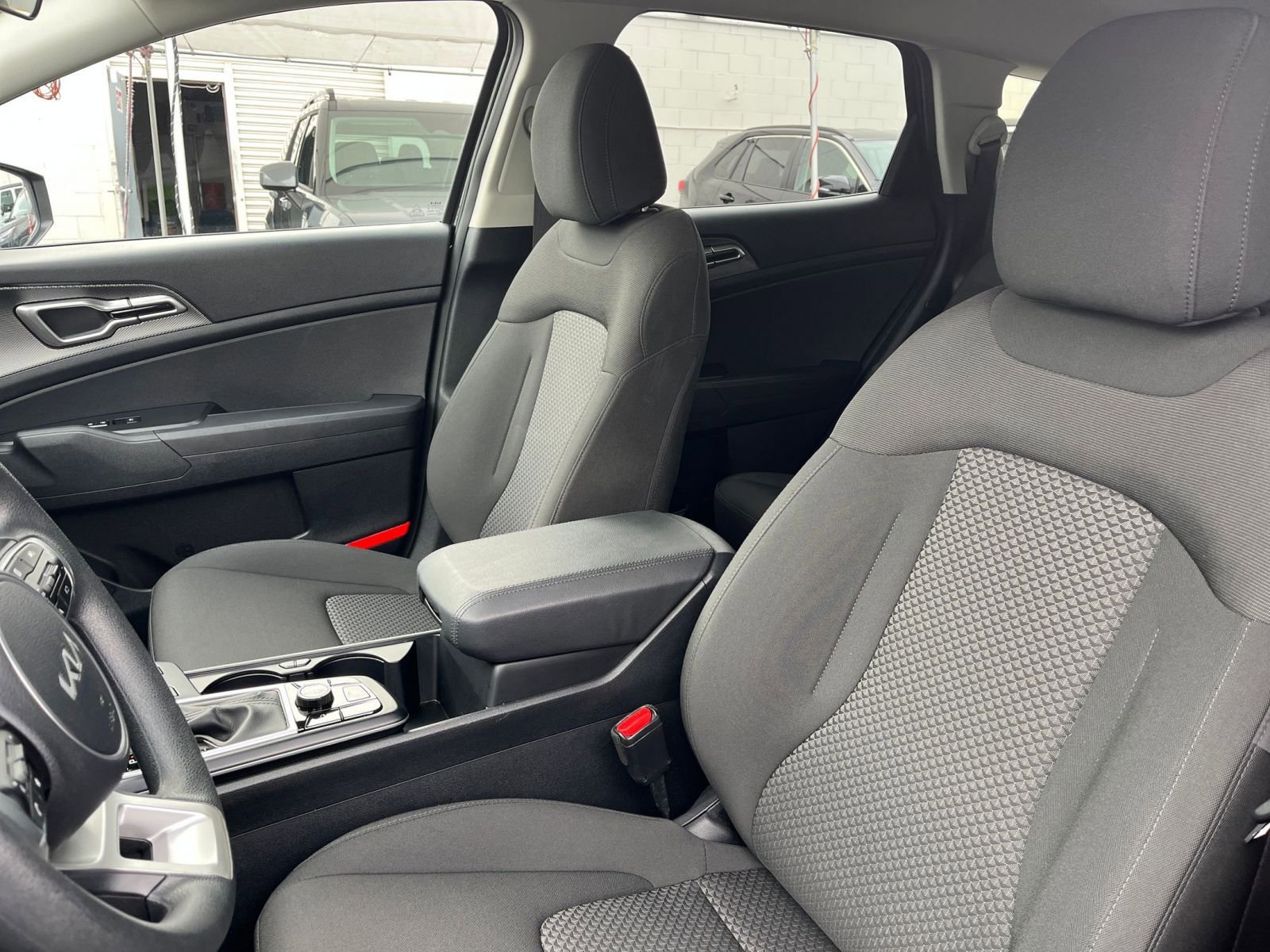 Thumbnail: 2025 Kia Sportage - 25