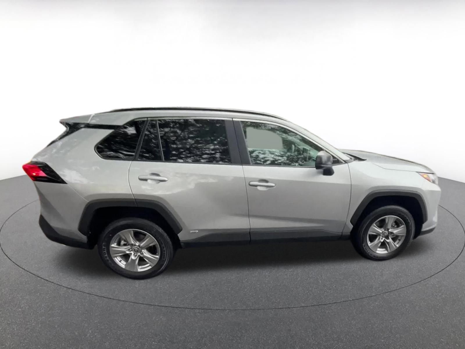 Thumbnail: 2025 Toyota RAV4 - 16