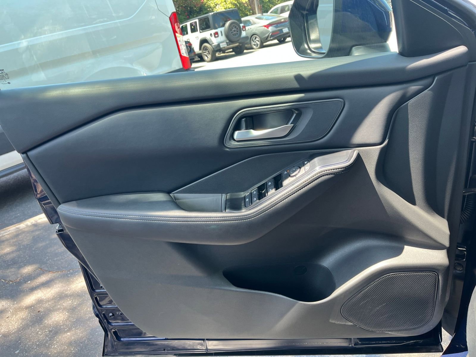 Thumbnail: 2025 Nissan Rogue - 18