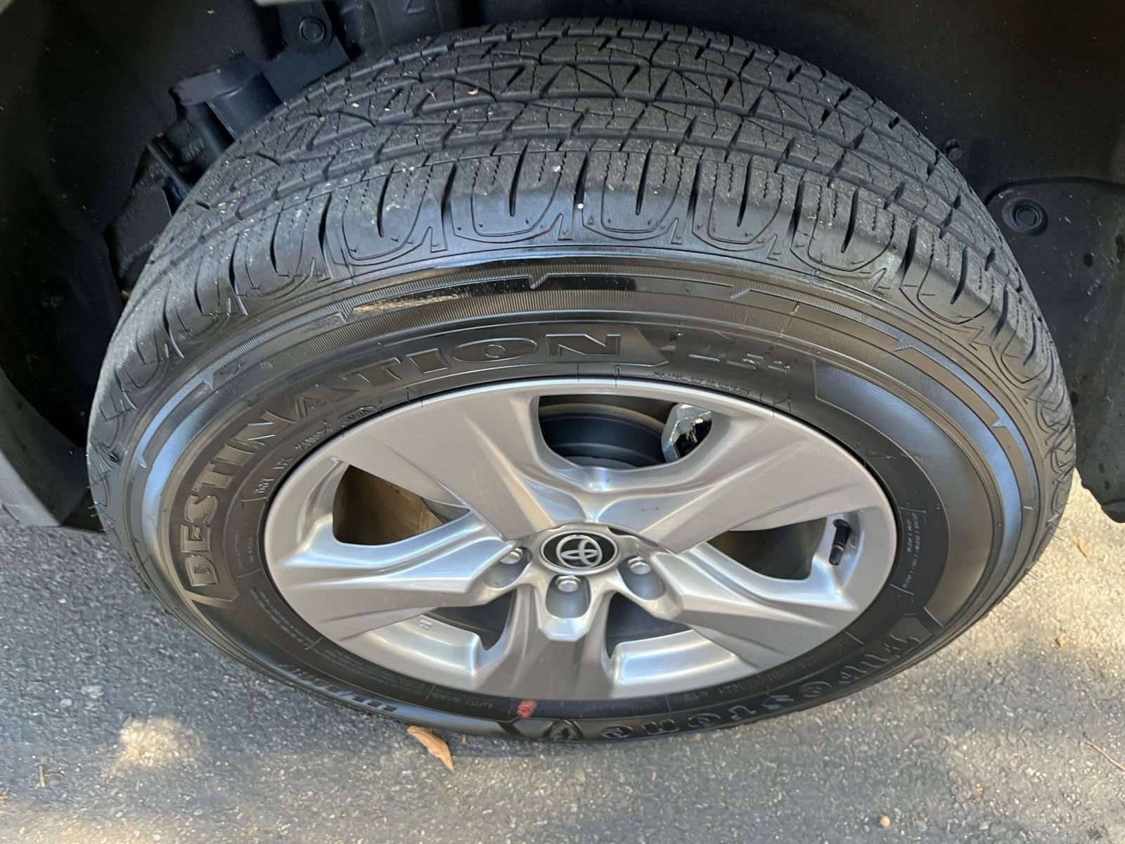 Thumbnail: 2025 Toyota RAV4 - 29