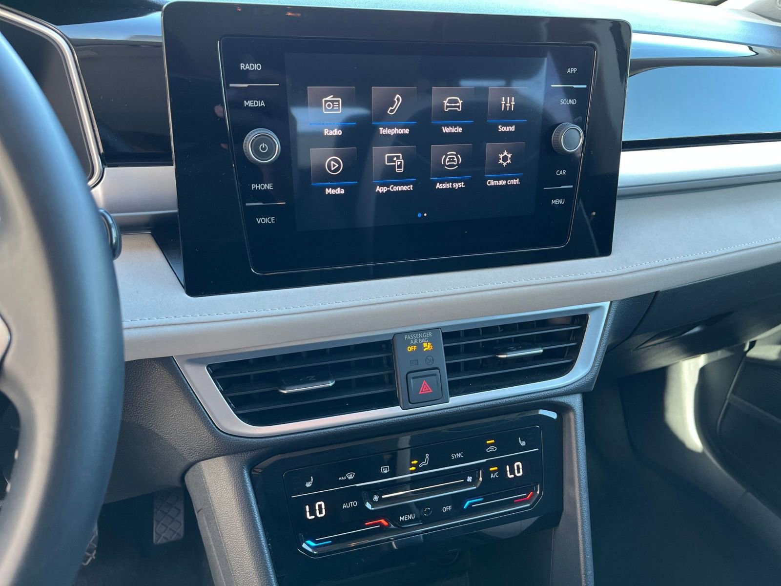 Thumbnail: 2025 Volkswagen Taos - 17