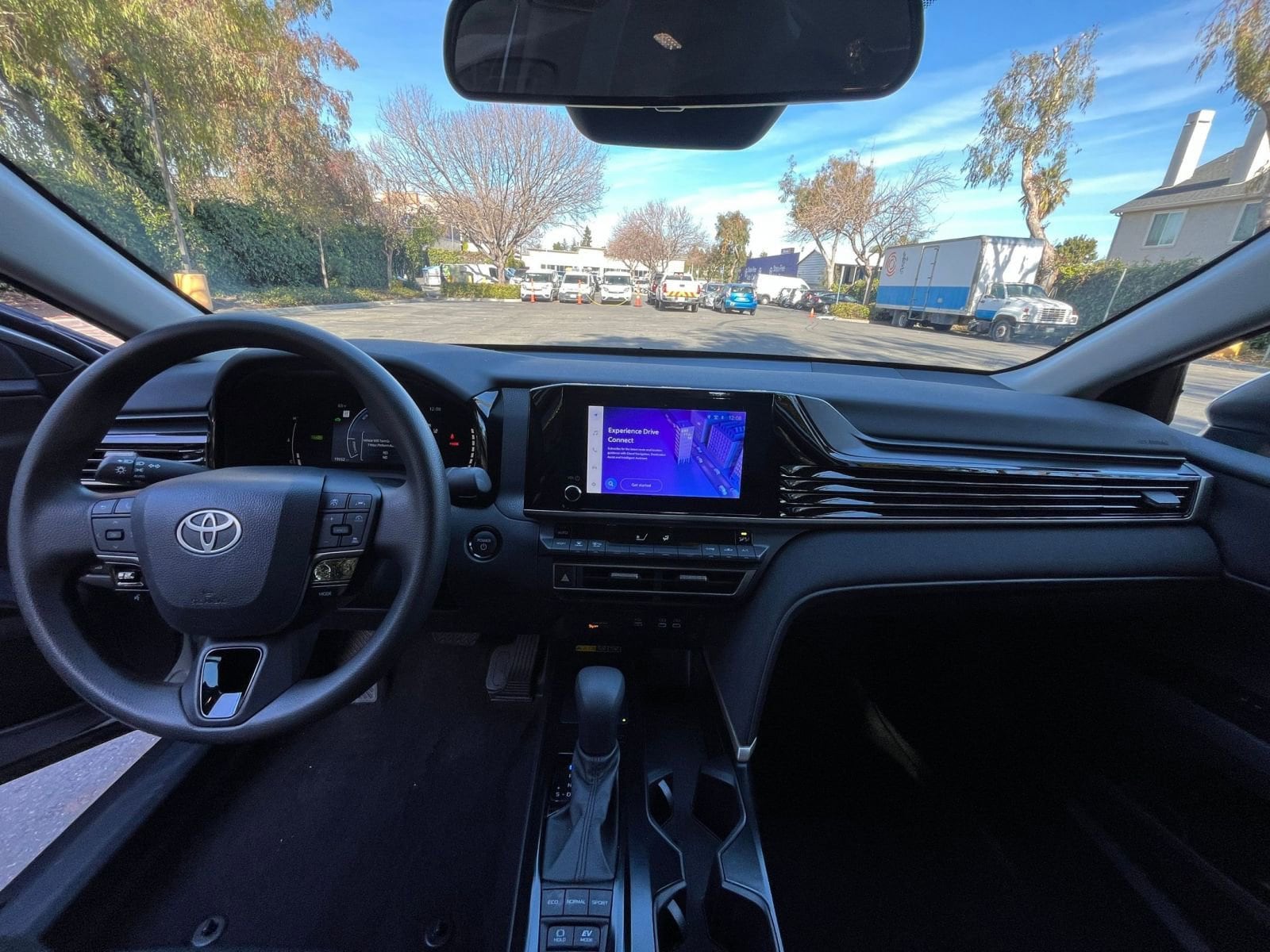 Thumbnail: 2025 Toyota Camry - 32