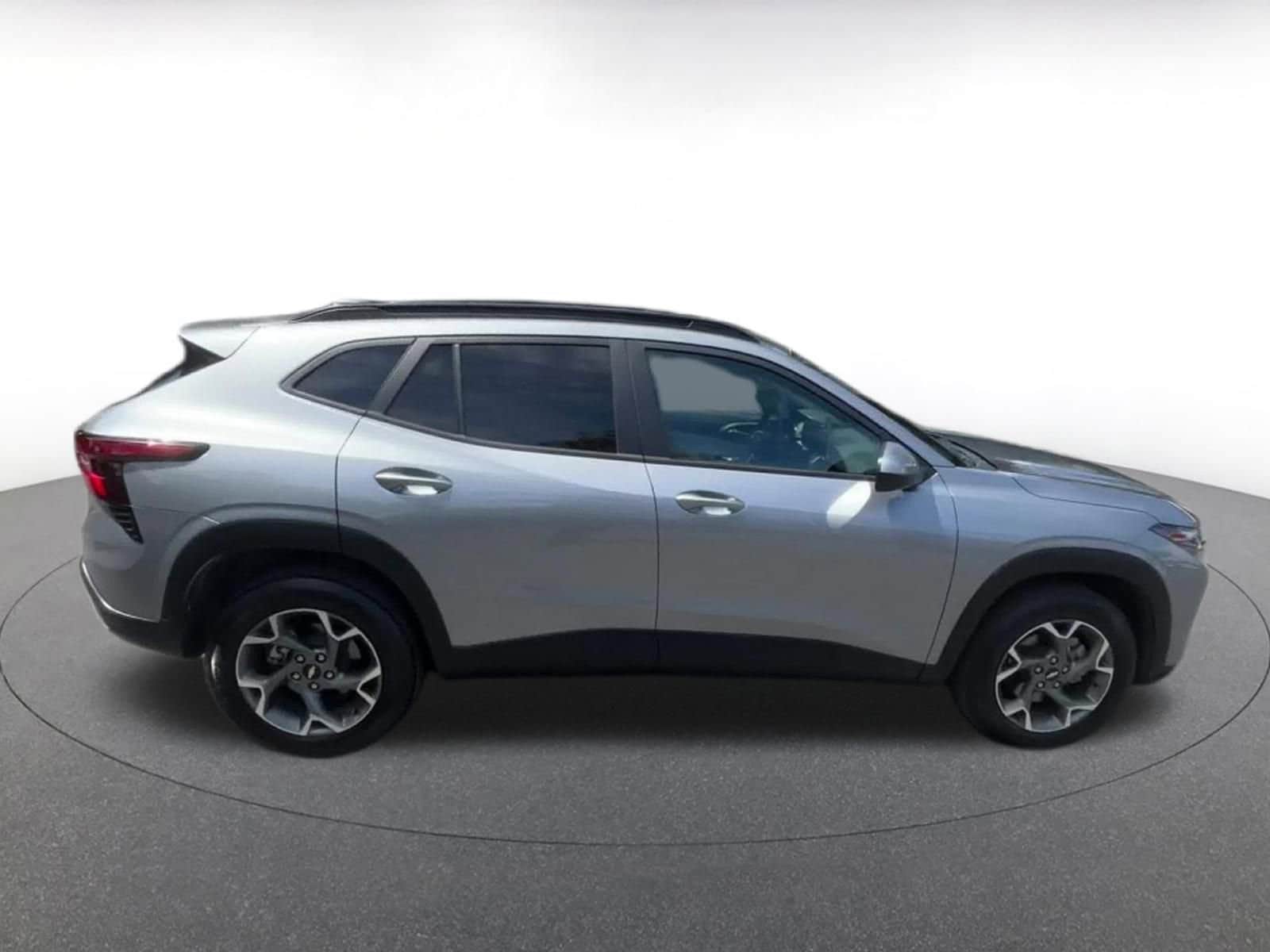 Thumbnail: 2025 Chevrolet Trax - 16