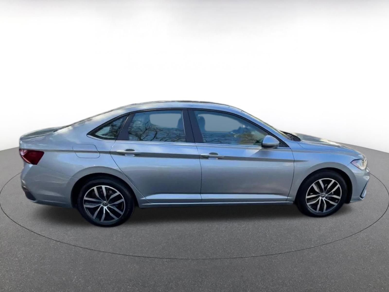 Thumbnail: 2025 Volkswagen Jetta - 16