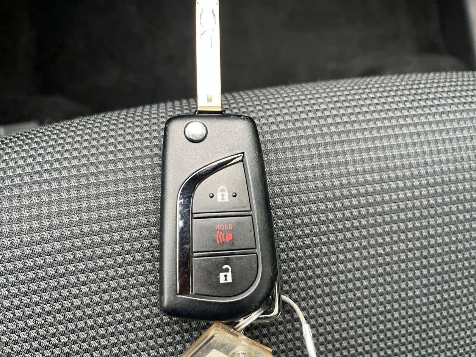 Thumbnail: 2025 Toyota RAV4 - 22