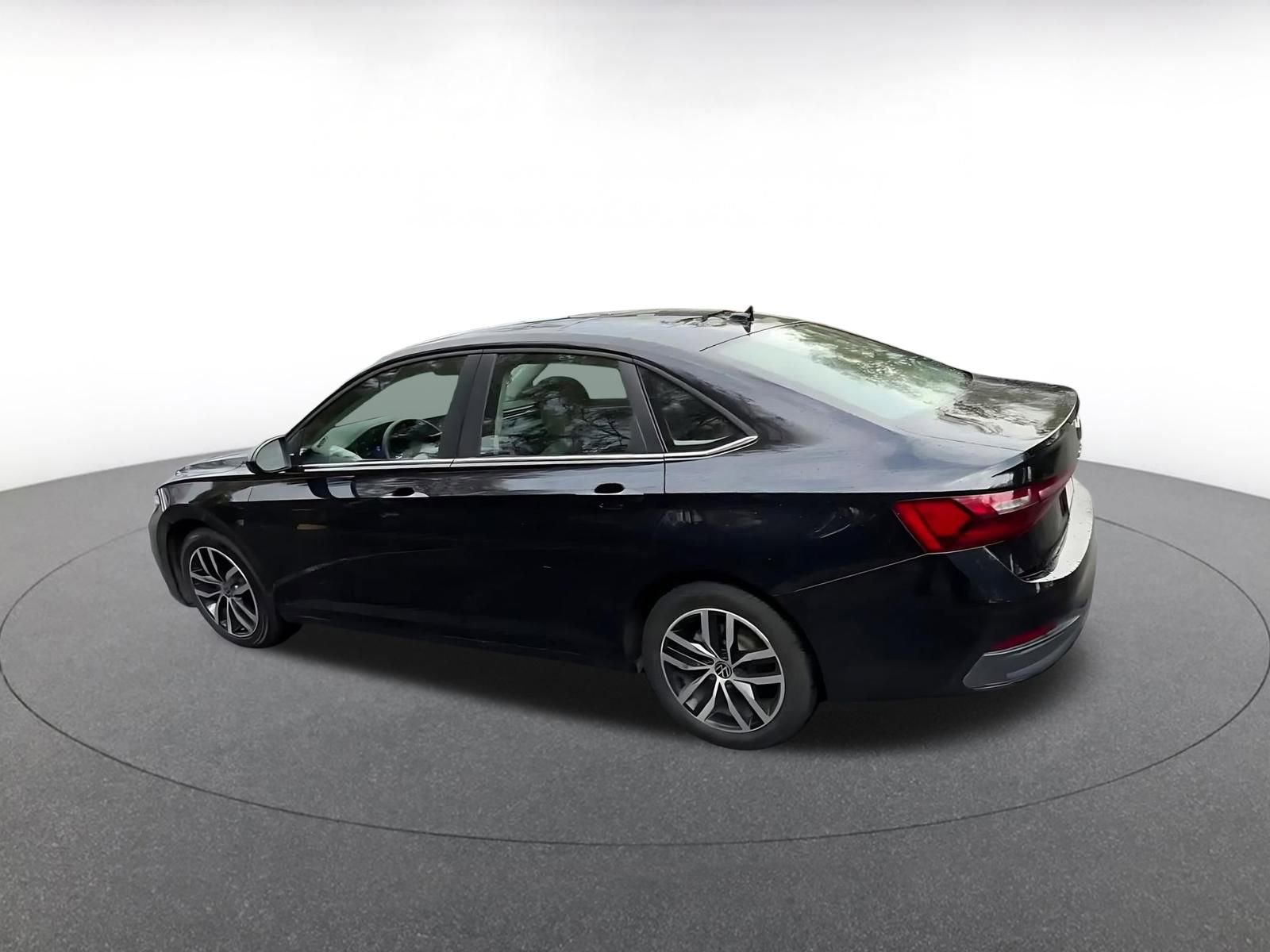 Thumbnail: 2025 Volkswagen Jetta - 10