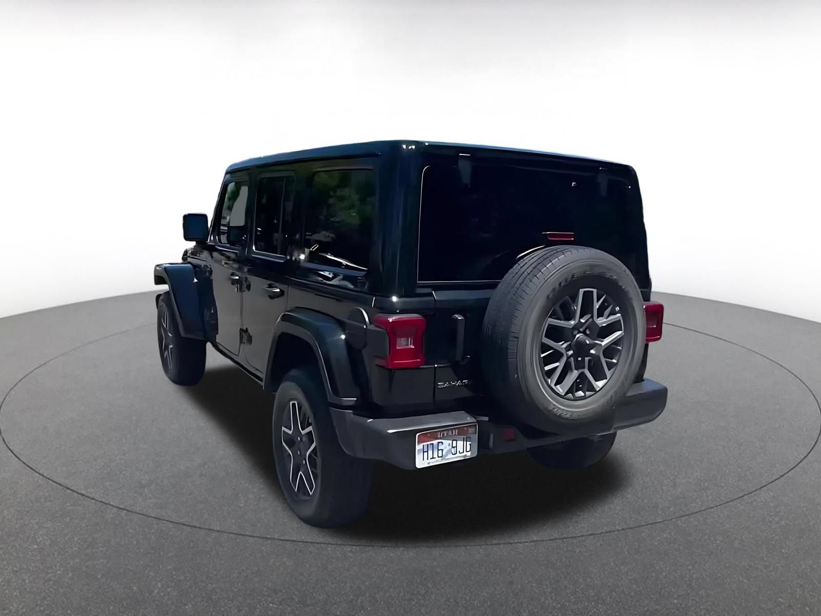 Thumbnail: 2025 Jeep Wrangler - 15